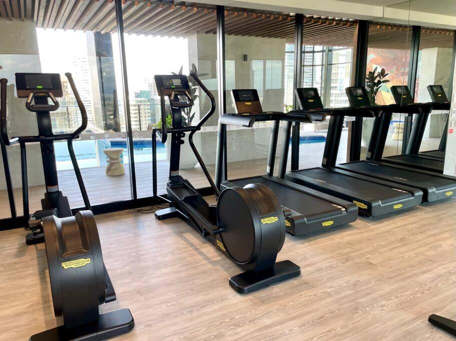 Luxury Oceanview 2beds Serviced Apt 47f Gold Coast